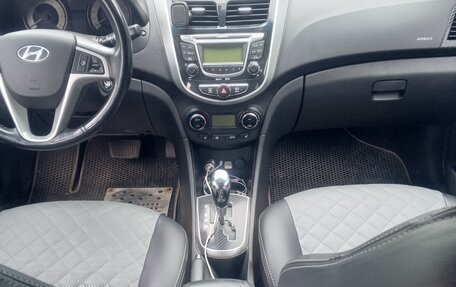 Hyundai Solaris II рестайлинг, 2013 год, 4 фотография