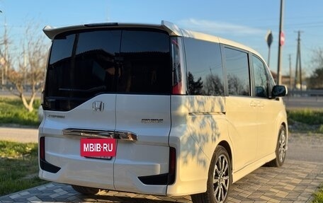 Honda Stepwgn IV, 2018 год, 2 590 000 рублей, 6 фотография