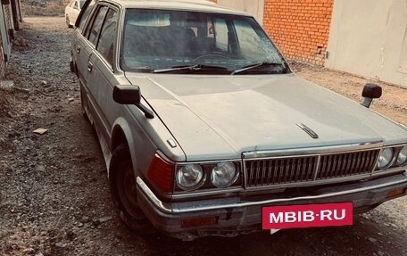 Nissan Cedric VII, 1985 год, 120 000 рублей, 3 фотография