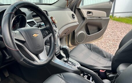 Chevrolet Cruze II, 2011 год, 880 000 рублей, 10 фотография
