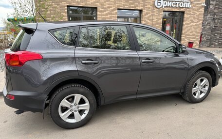 Toyota RAV4, 2014 год, 2 199 000 рублей, 2 фотография