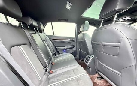 Volkswagen Golf VIII, 2022 год, 2 100 111 рублей, 12 фотография