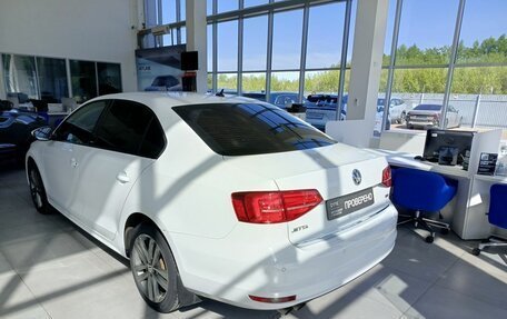 Volkswagen Jetta VI, 2016 год, 1 420 000 рублей, 7 фотография