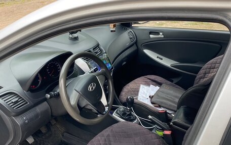 Hyundai Solaris II рестайлинг, 2013 год, 485 000 рублей, 11 фотография
