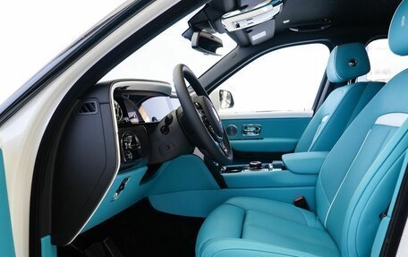 Rolls-Royce Cullinan, 2025 год, 90 000 000 рублей, 8 фотография