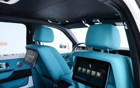 Rolls-Royce Cullinan, 2025 год, 90 000 000 рублей, 13 фотография