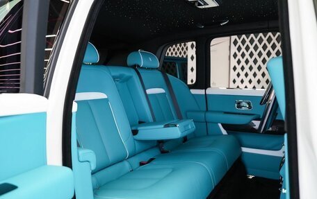 Rolls-Royce Cullinan, 2025 год, 90 000 000 рублей, 12 фотография