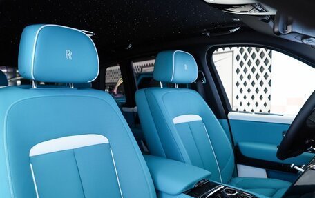 Rolls-Royce Cullinan, 2025 год, 90 000 000 рублей, 17 фотография