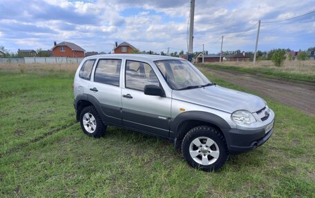 Chevrolet Niva I рестайлинг, 2011 год, 515 000 рублей, 2 фотография