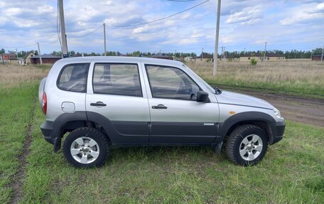 Chevrolet Niva I рестайлинг, 2011 год, 515 000 рублей, 3 фотография