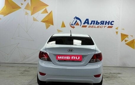 Hyundai Solaris II рестайлинг, 2013 год, 820 000 рублей, 4 фотография