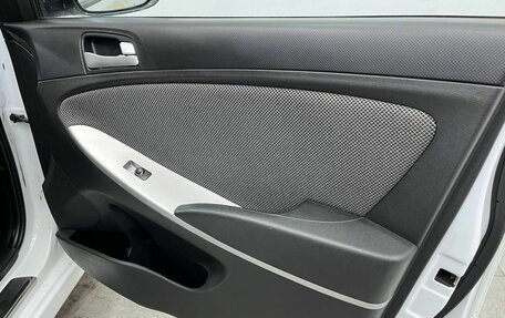 Hyundai Solaris II рестайлинг, 2013 год, 820 000 рублей, 27 фотография