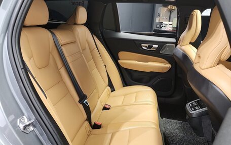 Volvo V60 Cross Country II, 2022 год, 3 160 000 рублей, 12 фотография