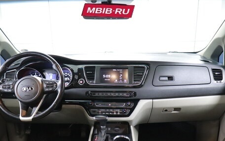 KIA Carnival III, 2018 год, 2 344 000 рублей, 5 фотография