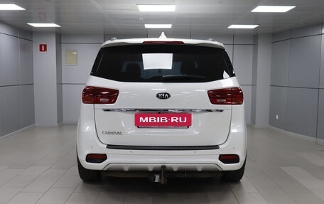 KIA Carnival III, 2018 год, 2 344 000 рублей, 4 фотография
