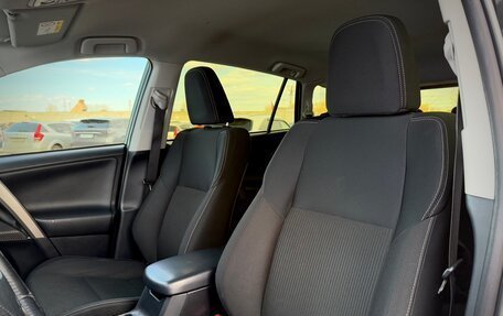 Toyota RAV4, 2015 год, 1 950 000 рублей, 14 фотография