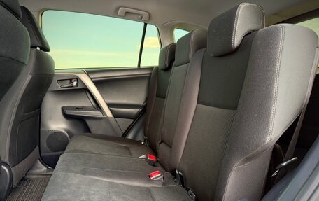 Toyota RAV4, 2015 год, 1 950 000 рублей, 17 фотография