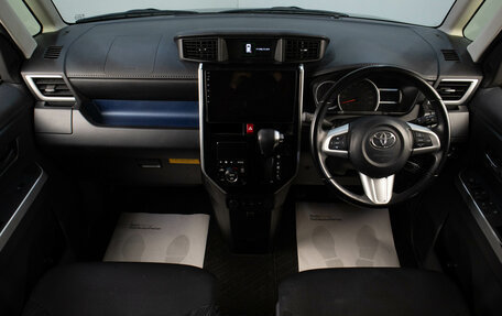 Toyota Roomy I, 2017 год, 1 349 000 рублей, 16 фотография