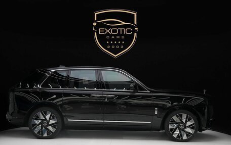 Rolls-Royce Cullinan, 2025 год, 75 000 000 рублей, 3 фотография