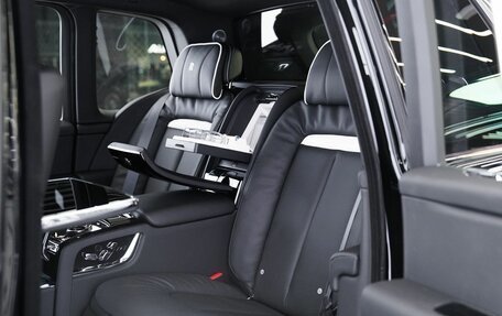 Rolls-Royce Cullinan, 2025 год, 75 000 000 рублей, 8 фотография
