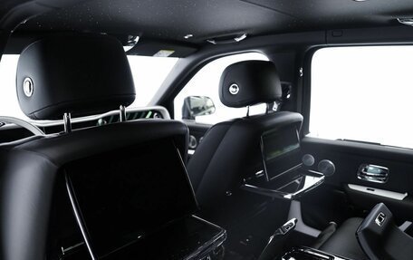 Rolls-Royce Cullinan, 2025 год, 75 000 000 рублей, 11 фотография