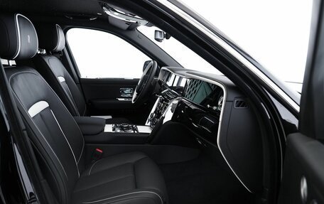 Rolls-Royce Cullinan, 2025 год, 75 000 000 рублей, 15 фотография