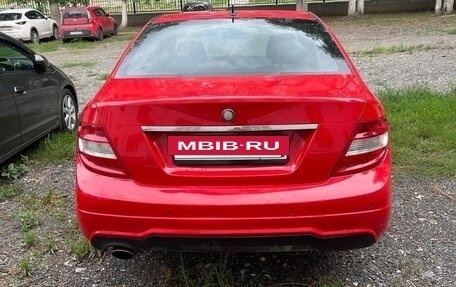Mercedes-Benz C-Класс, 2011 год, 1 050 000 рублей, 2 фотография