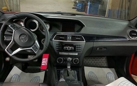 Mercedes-Benz C-Класс, 2011 год, 1 050 000 рублей, 5 фотография