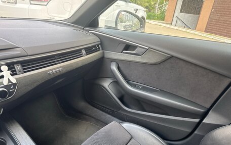 Audi A4, 2019 год, 2 600 000 рублей, 2 фотография