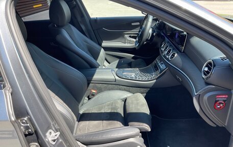 Mercedes-Benz E-Класс, 2020 год, 4 750 000 рублей, 14 фотография