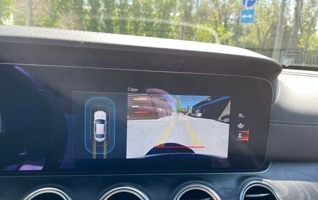 Mercedes-Benz E-Класс, 2020 год, 4 750 000 рублей, 25 фотография