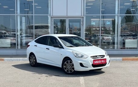 Hyundai Solaris II рестайлинг, 2013 год, 939 000 рублей, 3 фотография