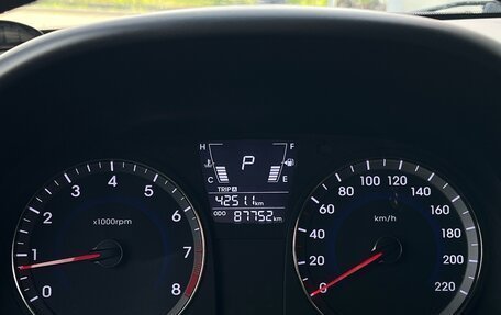 Hyundai Solaris II рестайлинг, 2013 год, 939 000 рублей, 28 фотография