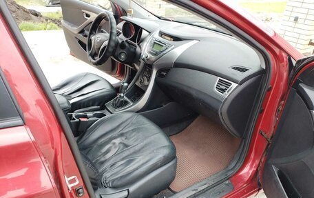 Hyundai Elantra V, 2012 год, 650 000 рублей, 6 фотография