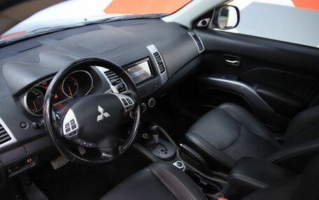 Mitsubishi Outlander III рестайлинг 3, 2008 год, 1 290 000 рублей, 10 фотография