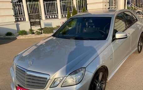 Mercedes-Benz E-Класс, 2012 год, 1 600 000 рублей, 2 фотография