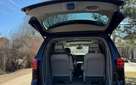 KIA Carnival III, 2018 год, 3 100 000 рублей, 8 фотография