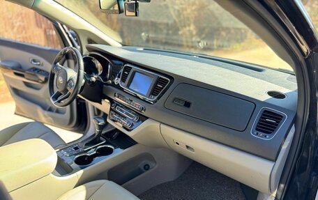 KIA Carnival III, 2018 год, 3 100 000 рублей, 12 фотография