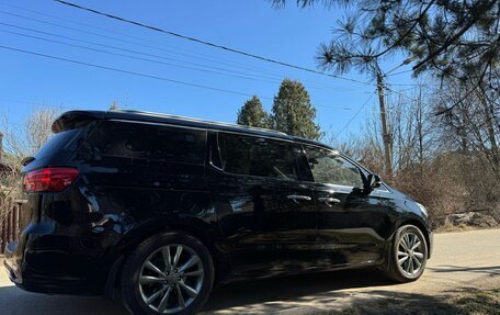 KIA Carnival III, 2018 год, 3 100 000 рублей, 7 фотография