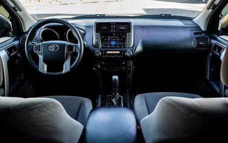 Toyota Land Cruiser Prado 150 рестайлинг 2, 2012 год, 3 000 000 рублей, 14 фотография