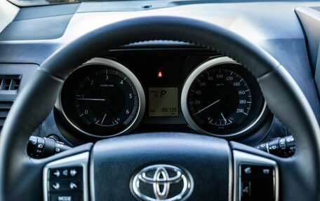 Toyota Land Cruiser Prado 150 рестайлинг 2, 2012 год, 3 000 000 рублей, 20 фотография