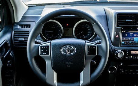 Toyota Land Cruiser Prado 150 рестайлинг 2, 2012 год, 3 000 000 рублей, 16 фотография