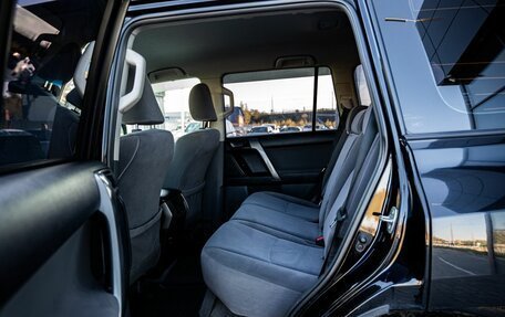 Toyota Land Cruiser Prado 150 рестайлинг 2, 2012 год, 3 000 000 рублей, 13 фотография