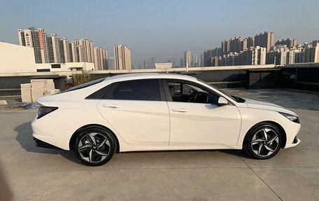 Hyundai Elantra, 2022 год, 1 100 000 рублей, 7 фотография