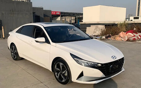 Hyundai Elantra, 2022 год, 1 100 000 рублей, 3 фотография
