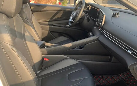 Hyundai Elantra, 2022 год, 1 100 000 рублей, 9 фотография
