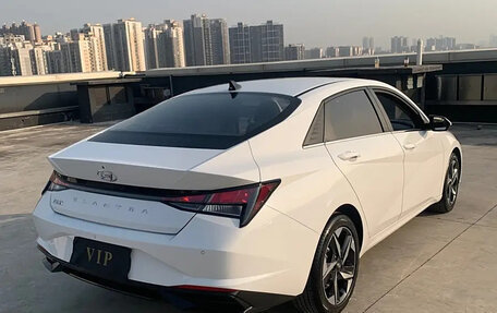 Hyundai Elantra, 2022 год, 1 100 000 рублей, 4 фотография