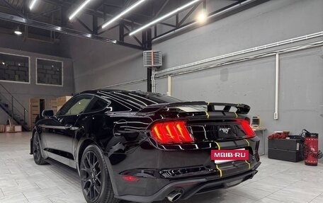 Ford Mustang VI рестайлинг, 2019 год, 4 200 000 рублей, 4 фотография