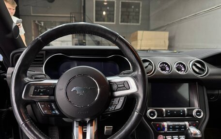 Ford Mustang VI рестайлинг, 2019 год, 4 200 000 рублей, 16 фотография