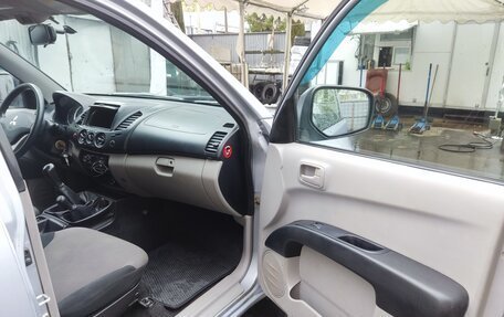 Mitsubishi L200 IV рестайлинг, 2011 год, 1 450 000 рублей, 9 фотография